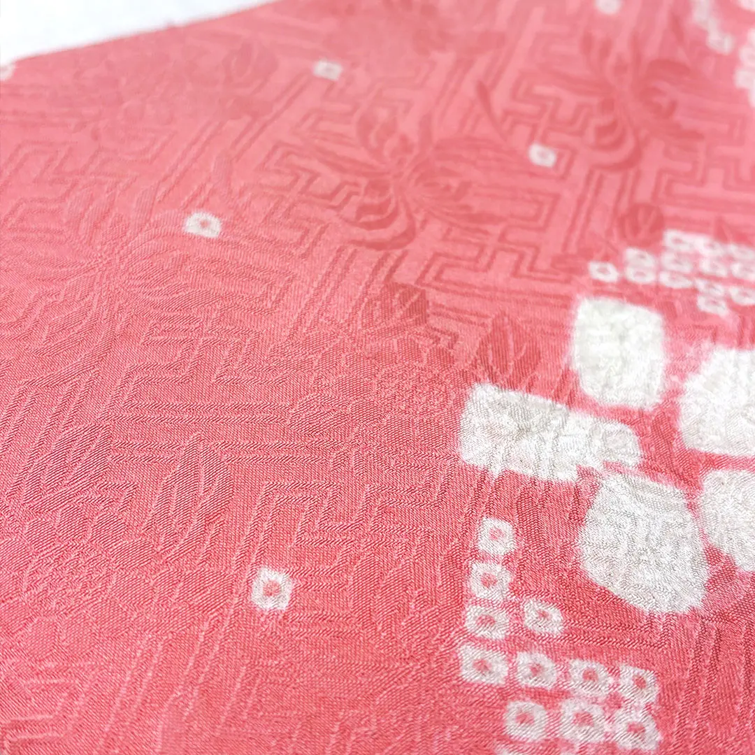 お宮参り産着／ピンク地に絞りの花文様と雪輪の祝い着／女児 | お