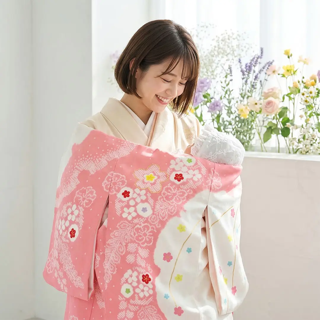 お宮参り ピンク 花柄 産着 お宮参り産着／ピンク地に絞りの花文様と雪輪の祝い着／女児 | お