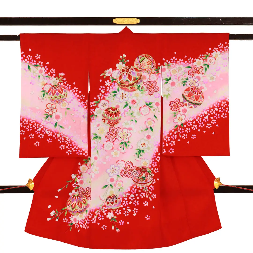 お宮参り産着／赤地に鞠としだれ桜の祝い着／女児／正面