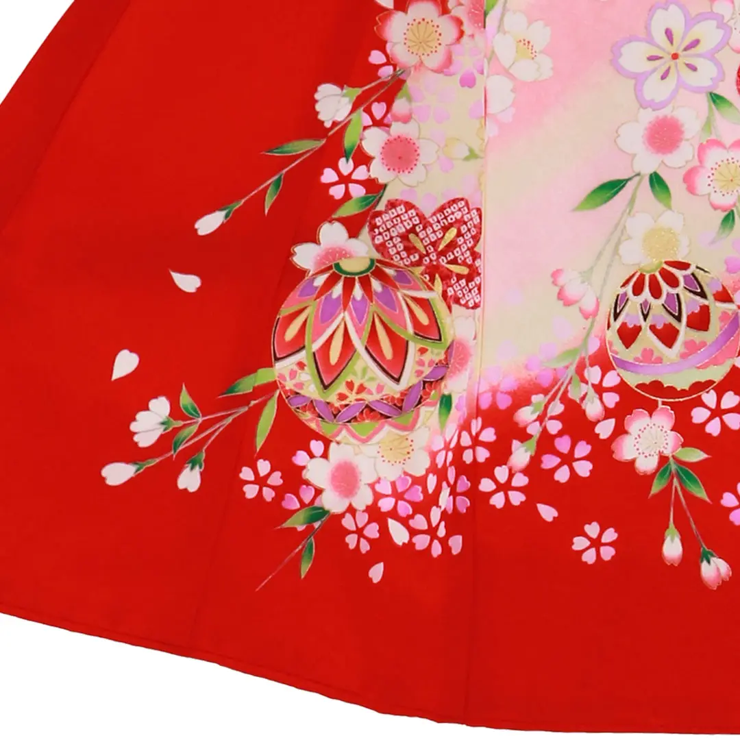 お宮参り産着／赤地に鞠としだれ桜の祝い着／女児／左裾詳細