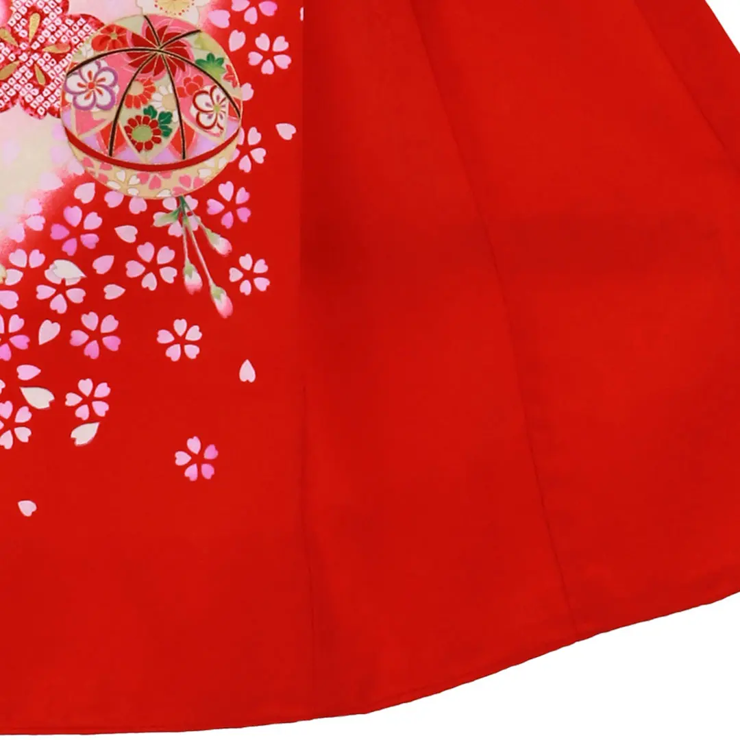 お宮参り産着／赤地に鞠としだれ桜の祝い着／女児／右裾詳細