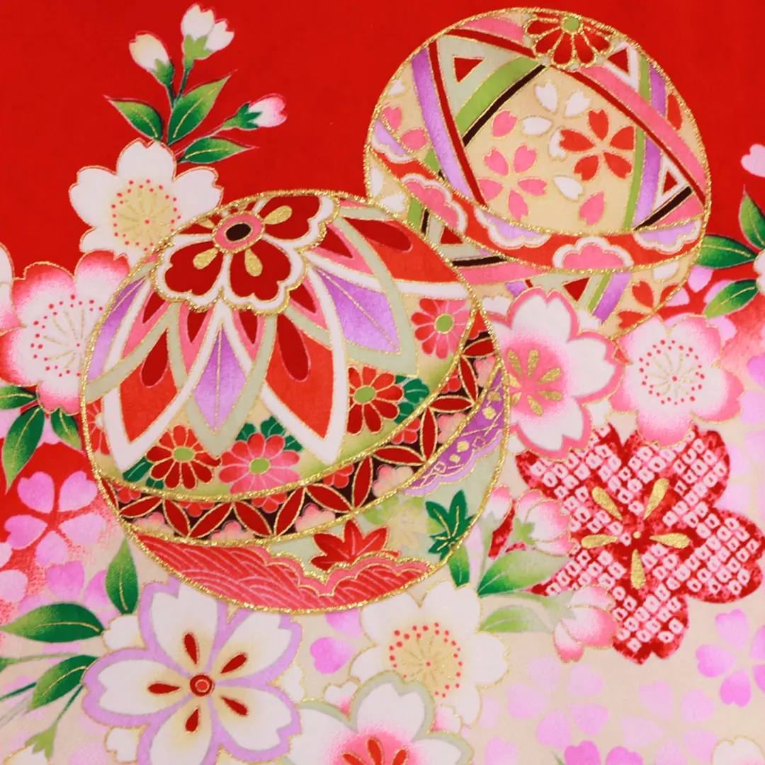 お宮参り産着／赤地に鞠としだれ桜の祝い着／女児／背中の柄詳細