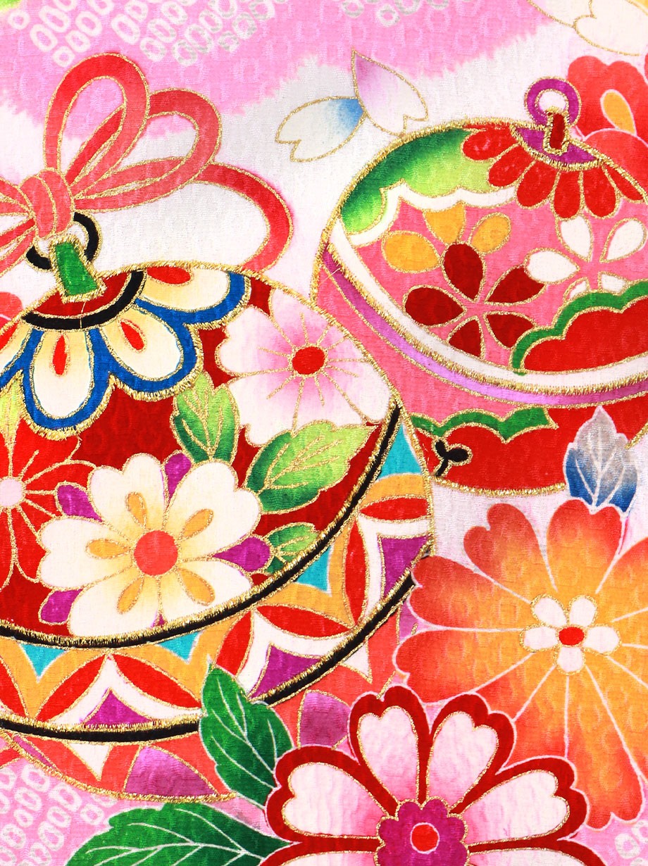 お宮参り産着／ピンク地に鈴と疋田の雲取りの祝い着／女児／背中の柄詳細