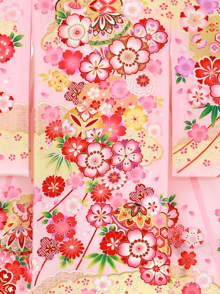 白地に鞠と桜、雲取り の祝い着（産着）／女児