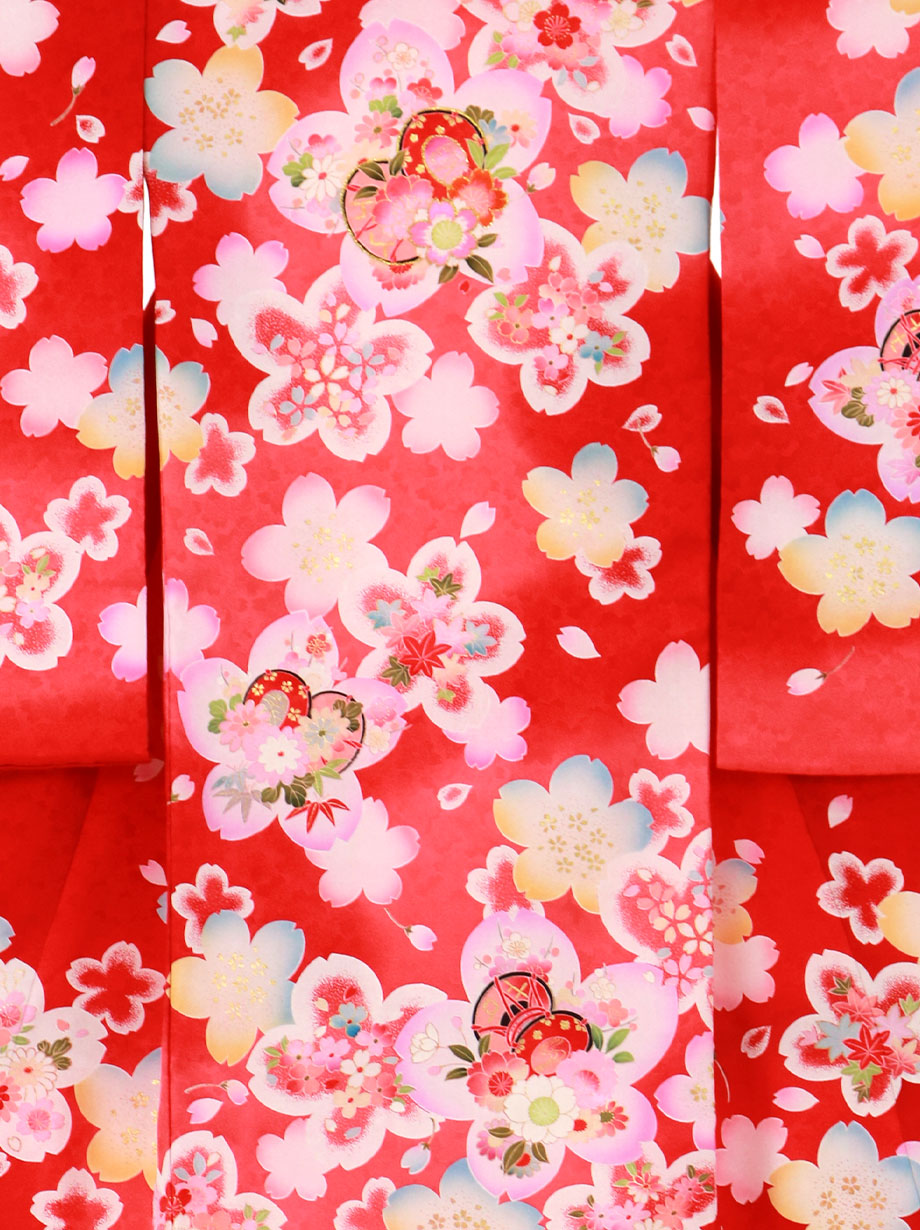 お宮参り産着／赤地に桜と鼓の祝い着／女児／背中詳細
