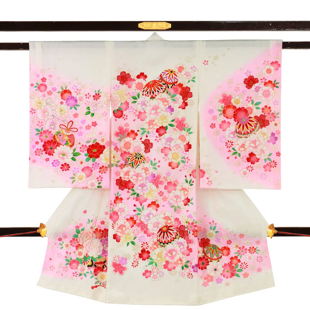 お宮参り産着／白地に鹿の子柄の桜と鞠の祝い着／女児／正面