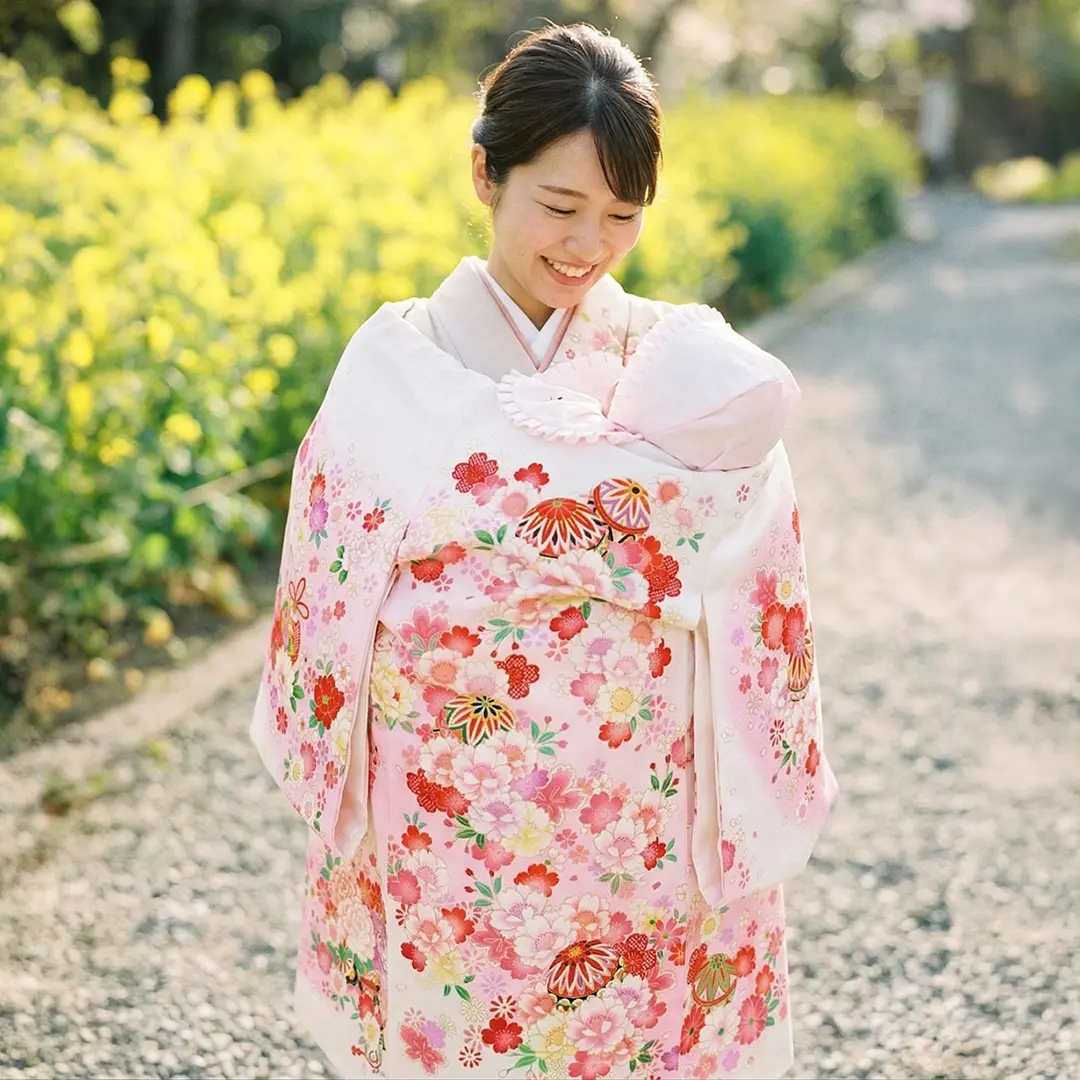 お宮参り産着／白地に鹿の子柄の桜と鞠の祝い着／女児