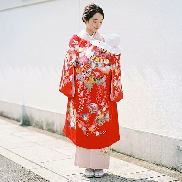 お宮参り産着／赤地に鞠と藤の祝い着／女児