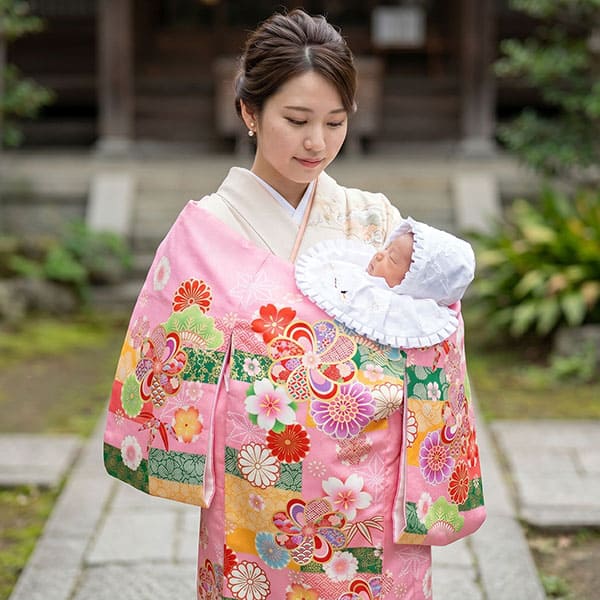 お宮参り産着／ピンク地にねじり梅と桜の祝い着／女児（ポリエステル