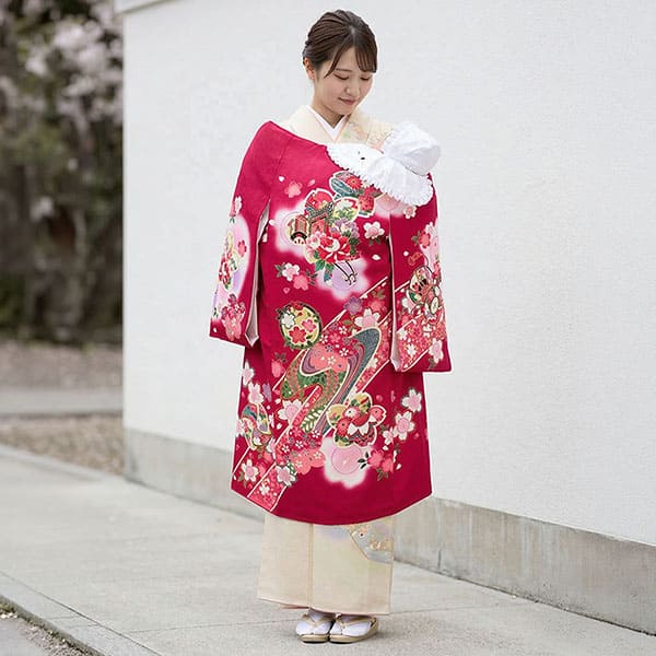 お宮参り産着／紅赤地に御所車と桜の祝い着／女児