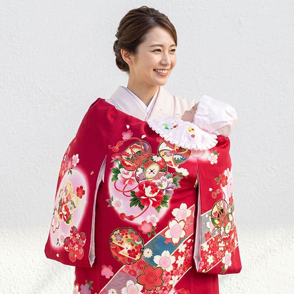 お宮参り産着／紅赤地に鼓と雪輪の祝い着／女児