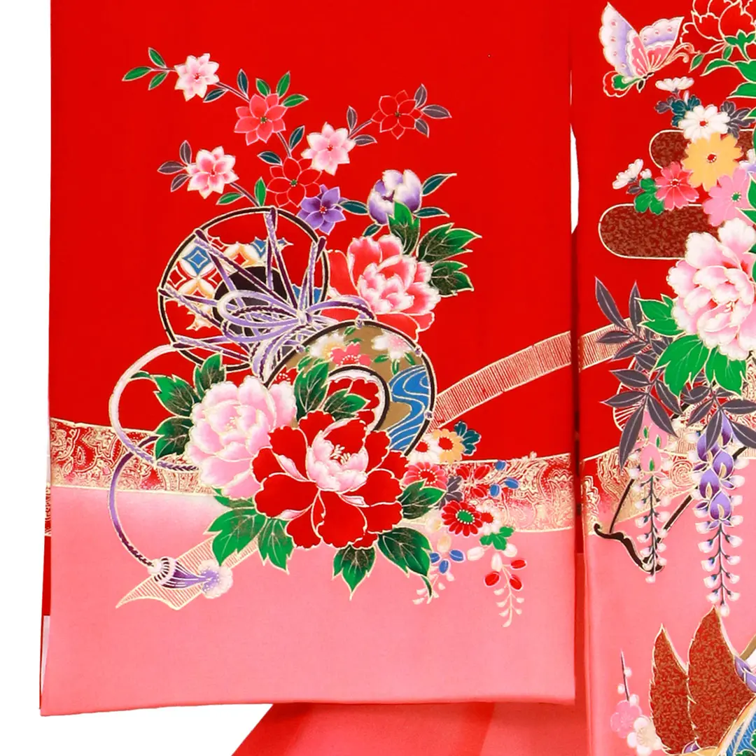 お宮参り産着／赤地に花車とおしどりの祝い着／女児／左袖詳細