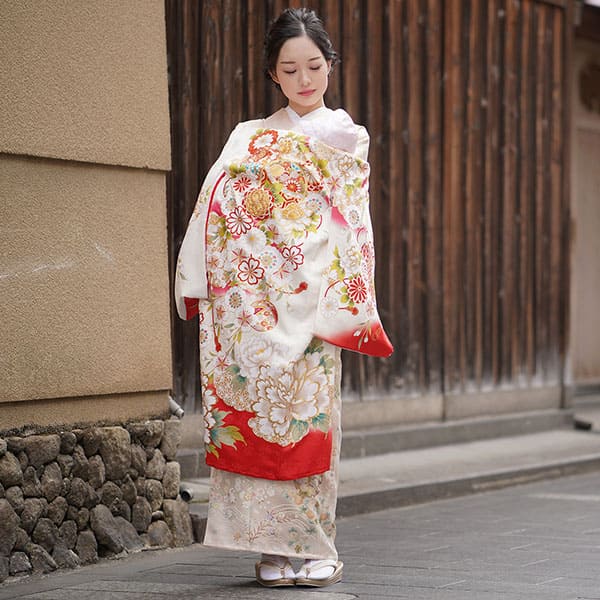 お宮参り産着レンタル／白地に鞠と大輪の牡丹の祝い着／女児 | お