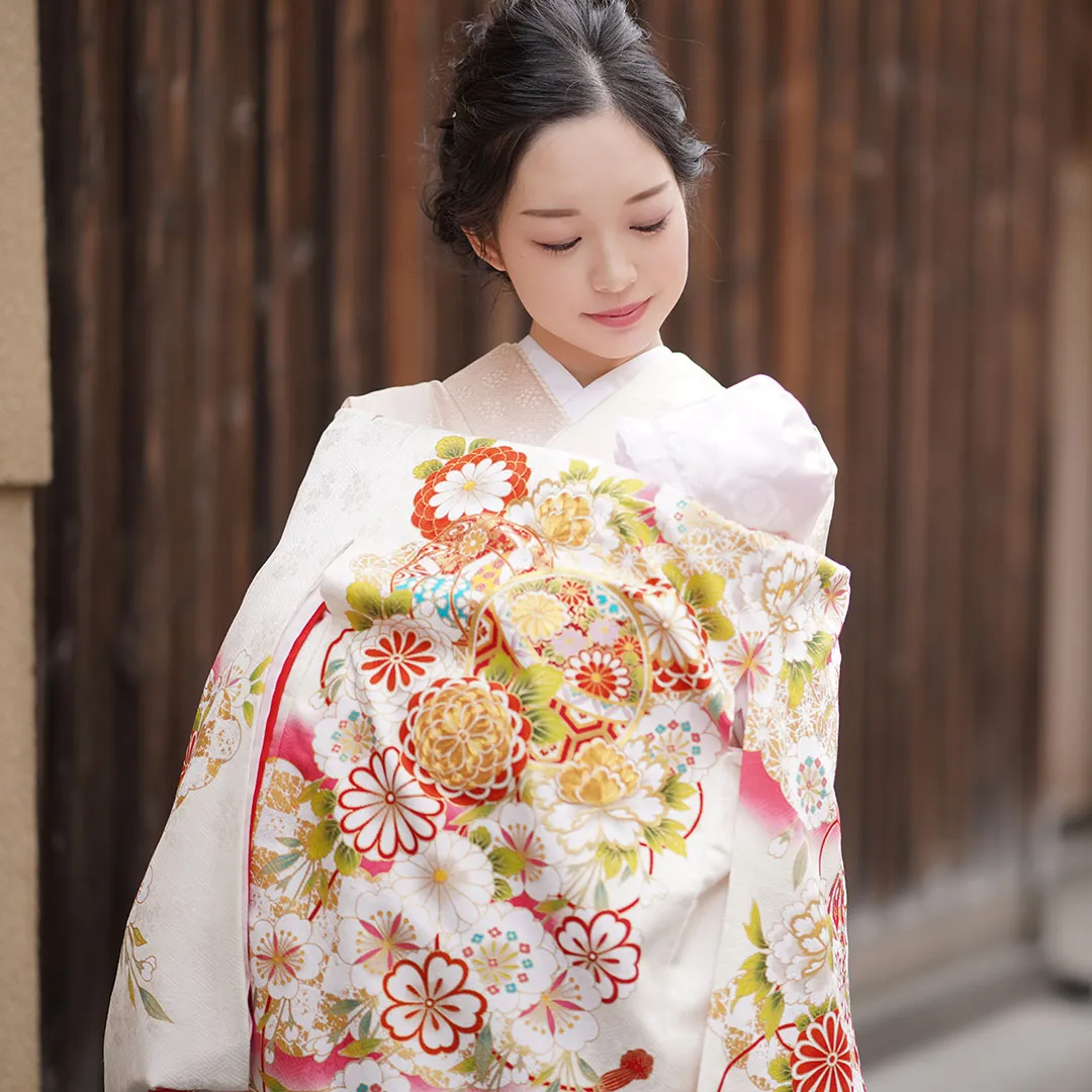 お宮参り　産着　祝い着　美品 お宮参り産着／白地に鞠と大輪の牡丹の祝い着／女児 | お宮参り