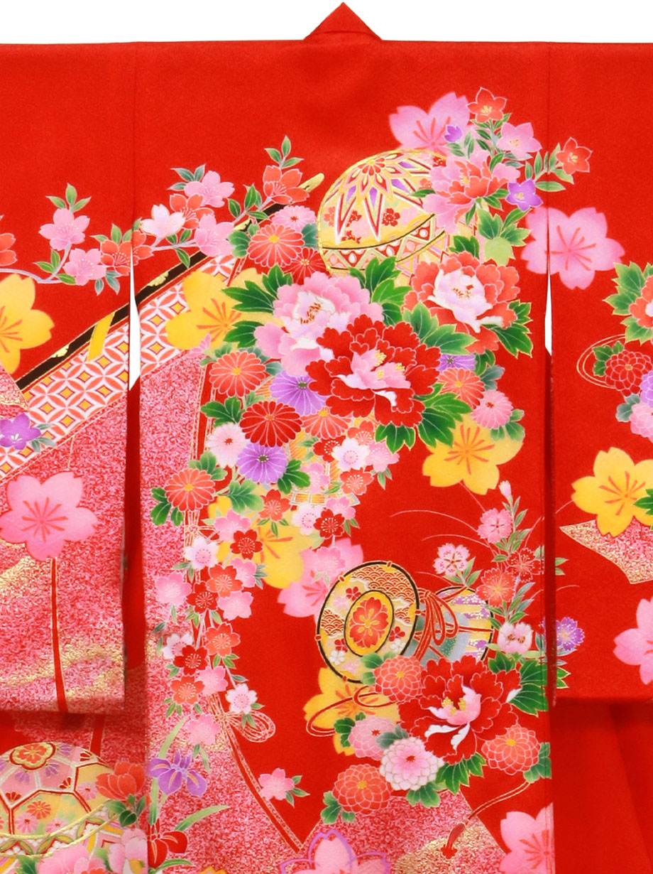 赤地に几帳と花尽くしの祝い着／女児
