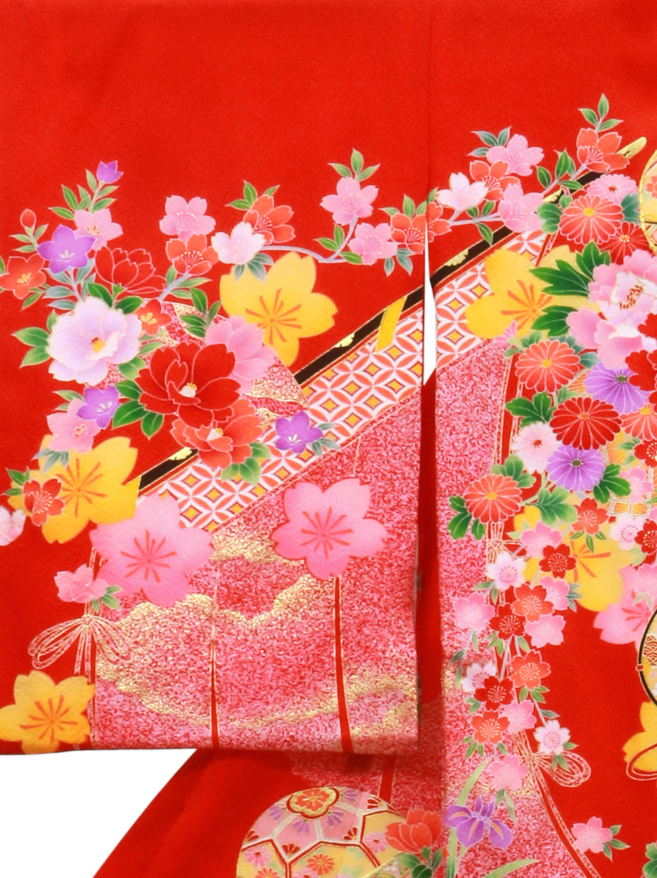 赤地に几帳と花尽くしの祝い着／女児