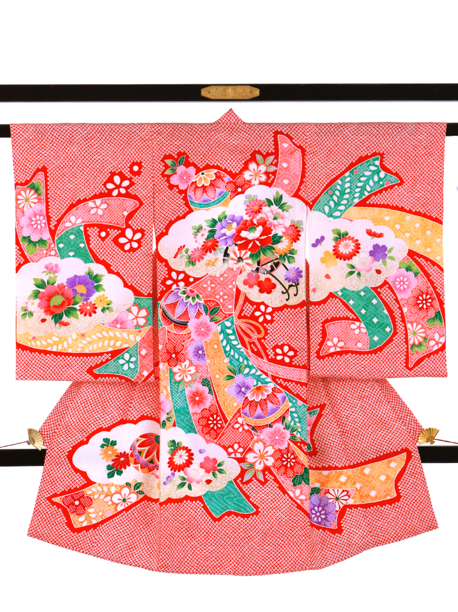お宮参り産着／赤地の疋田（ひった）に花車と熨斗の祝い着／女児*