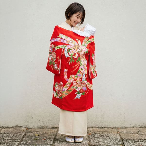 お宮参り産着／赤地に束ね熨斗と鞠、牡丹の祝い着／女児 | お宮参りの