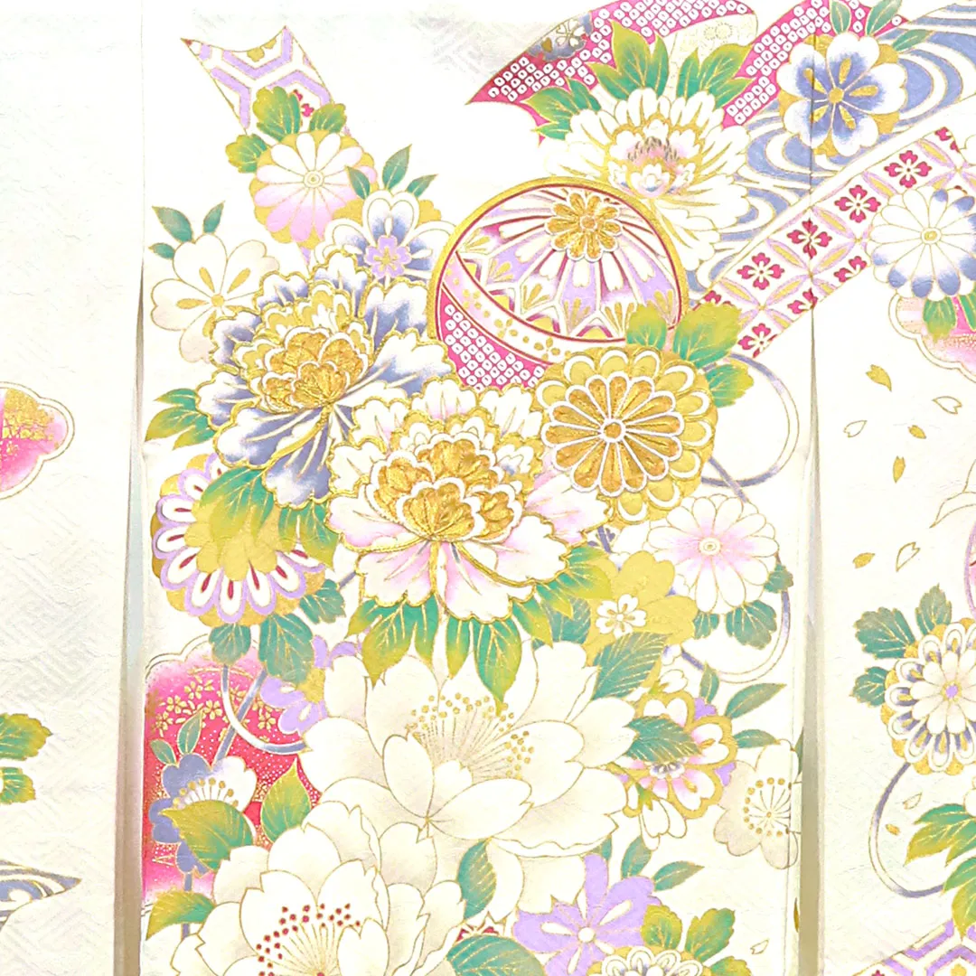 赤と白地に鞠と牡丹、金の刺繍尽くしの祝い着（産着）／女児 背守り