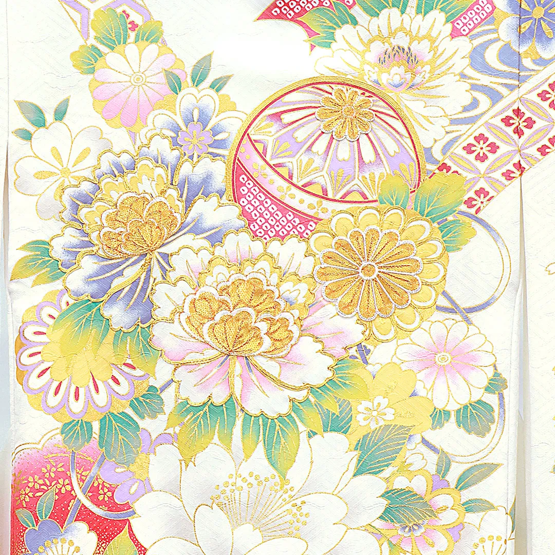 赤と白地に鞠と牡丹、金の刺繍尽くしの祝い着（産着）／女児 背守り・アップ