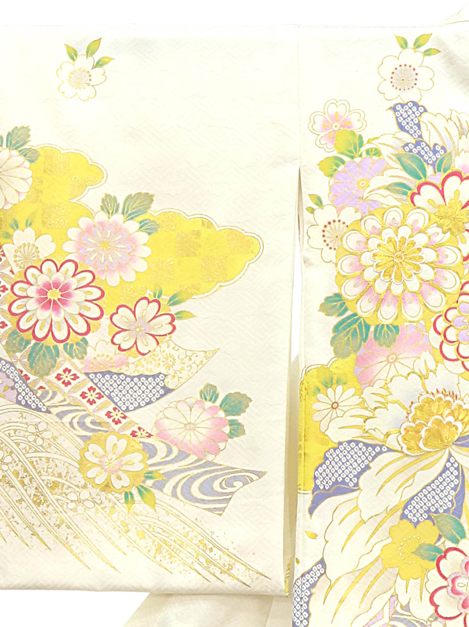 白地に大輪の菊の付け下げ一度も手を通したことがありません 帯揚げと 