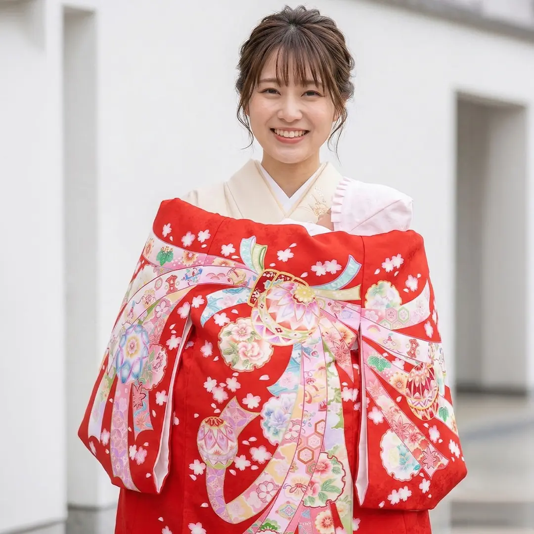 お宮参り産着レンタル／赤地に束ね熨斗、鞠と雪輪の祝い着／女児 | お