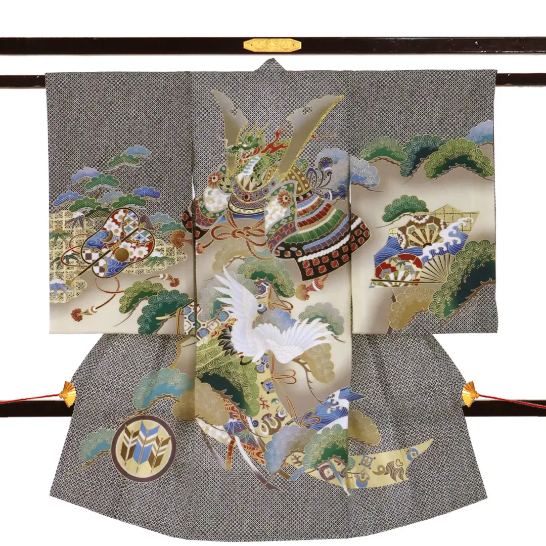 お宮参り産着／黒の疋田地に兜と鶴の祝い着／男児