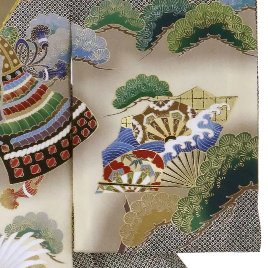 お宮参り産着／黒の疋田地に兜と鶴の祝い着／男児／右袖詳細