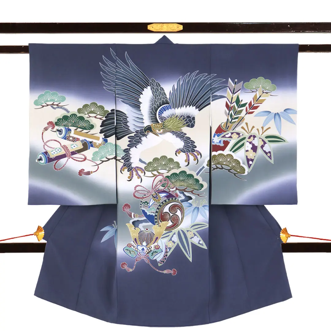 お宮参り産着／青褐（あおかち）色に鷹や巻物の祝い着／男児／正面
