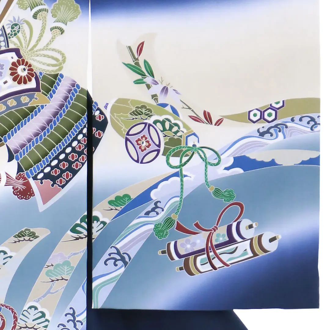 お宮参り産着／紺地に兜や熨斗の祝い着／男児／右袖詳細