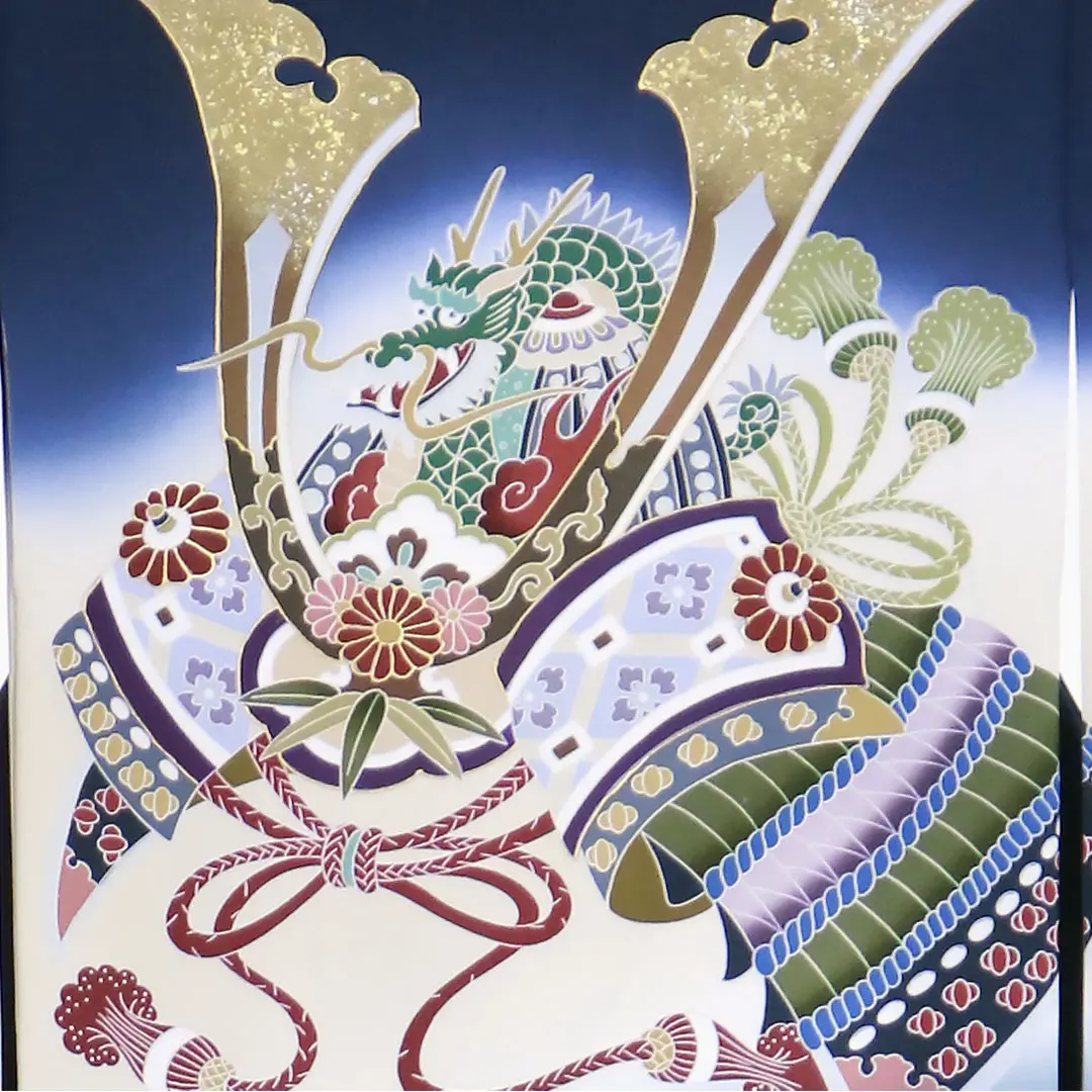 お宮参り産着／紺地に兜や熨斗の祝い着／男児／背中の柄詳細
