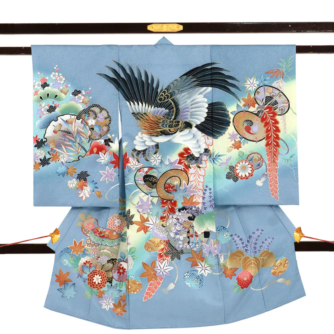 お宮参り産着／薄花色（うすはないろ）に鷹と鼓の祝い着／男児（ポリエステル）／正面