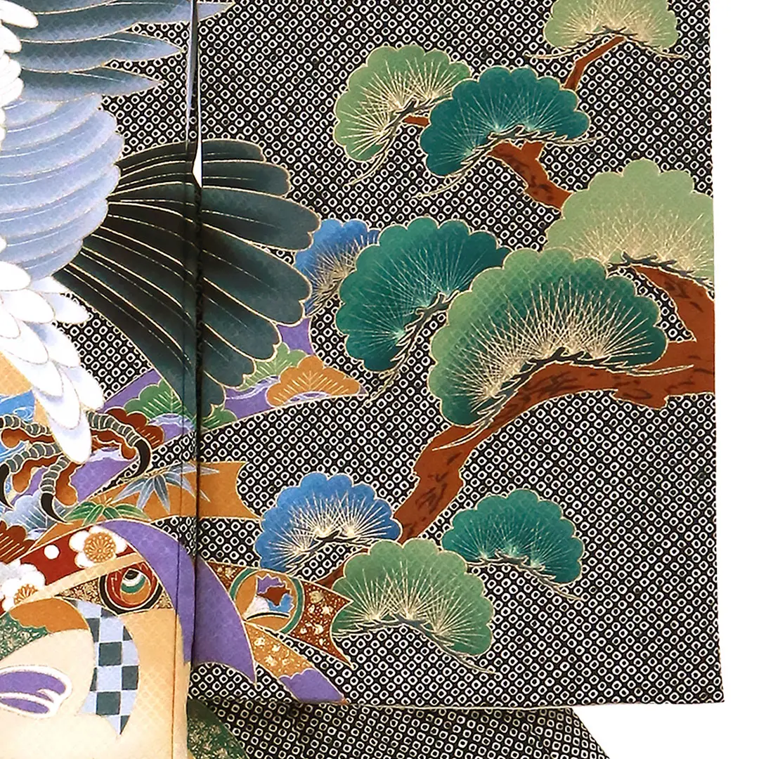 お宮参り産着／黒疋田（ひった）に鷹と束ね熨斗、松の祝い着／男児（ポリエステル）／右袖詳細
