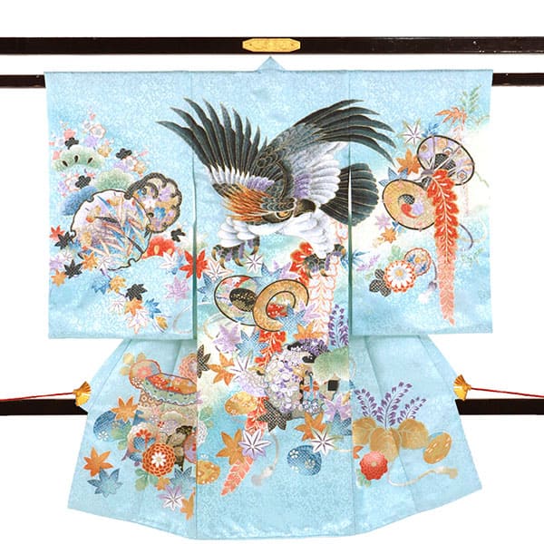 水色地に鷹と鼓の祝い着（産着）／男児（ポリエステル）