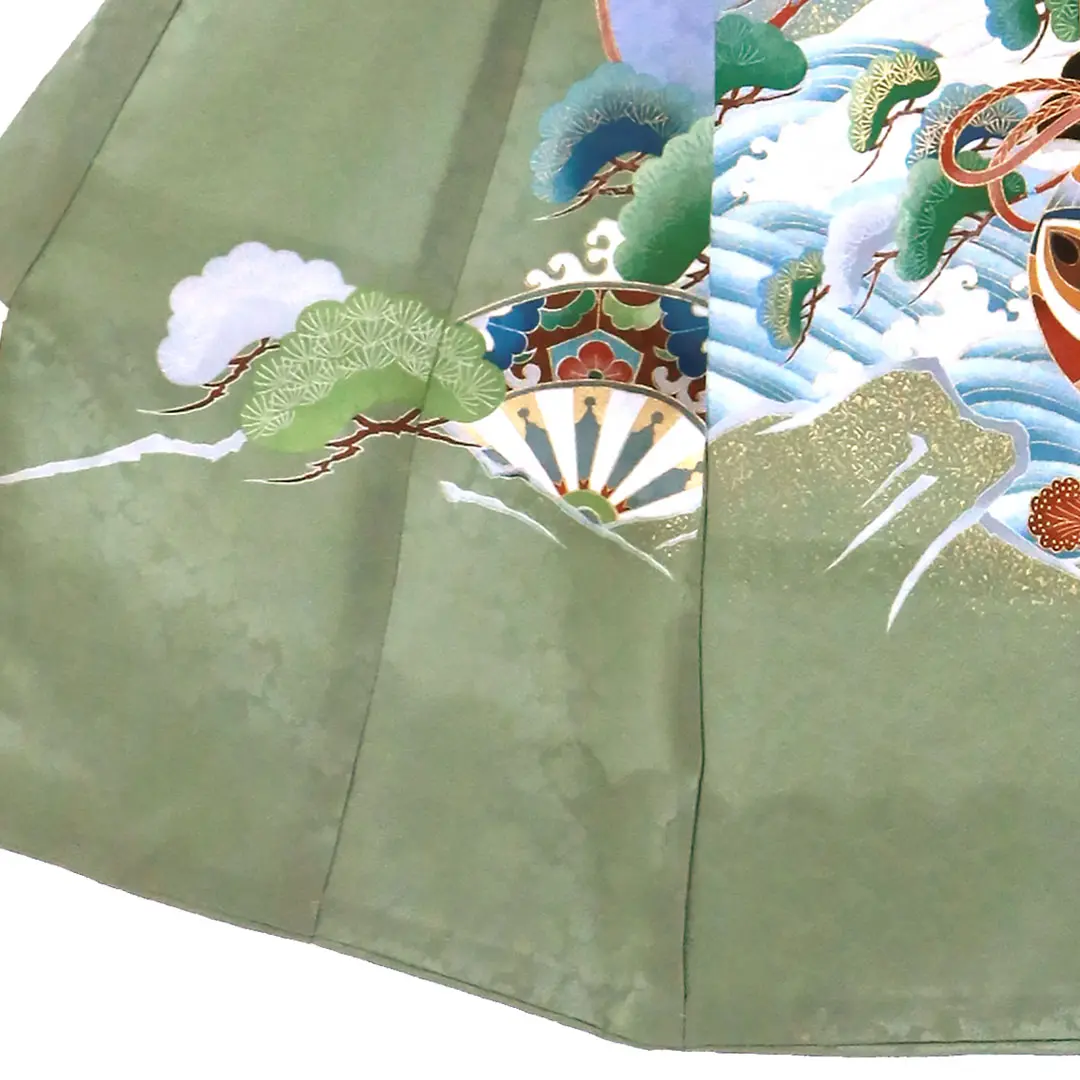 お宮参り産着／薄抹茶色に鷹の祝い着／男児／左裾詳細