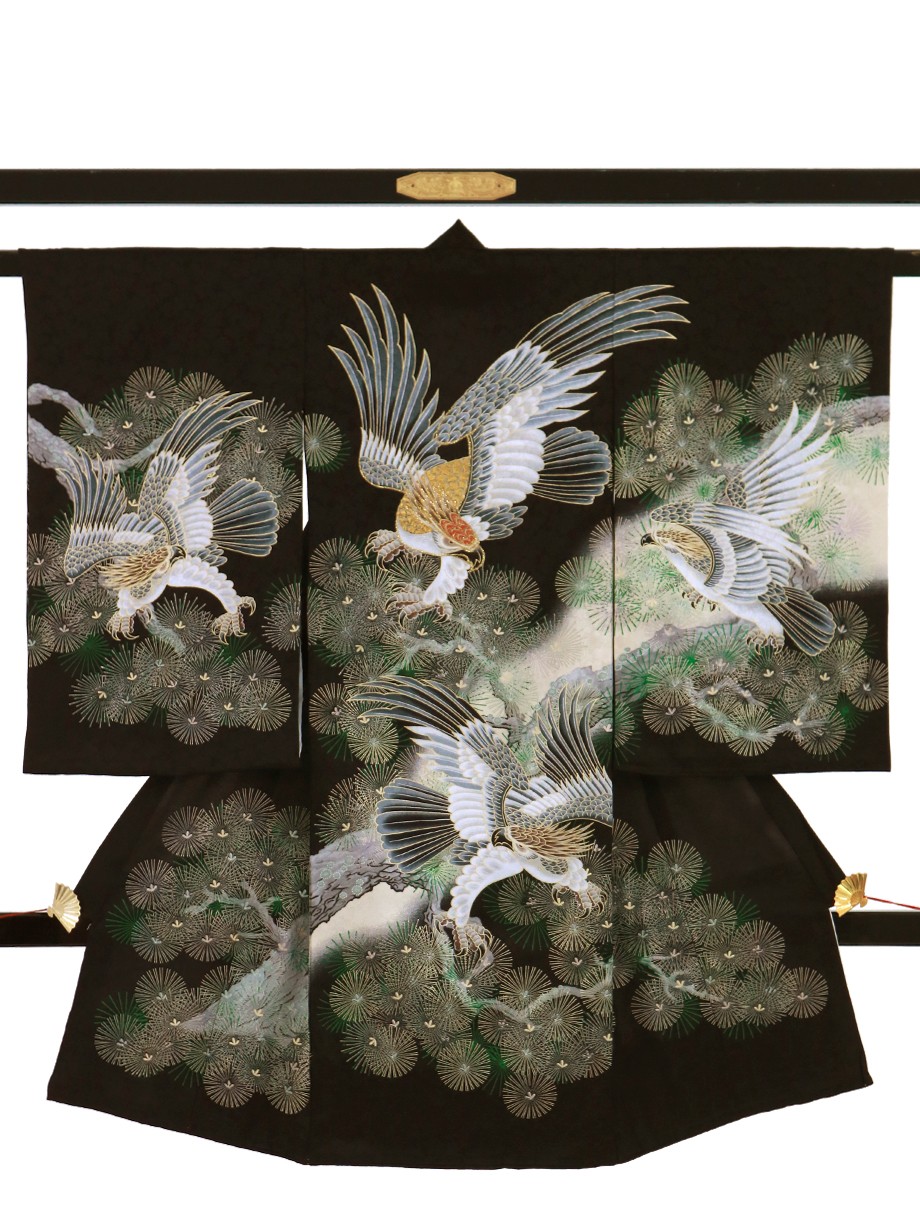 お宮参り産着／黒地に四羽の鷹と松の祝い着／男児