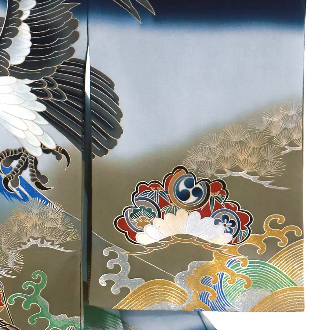 お宮参り産着／紺地に鷹と富士山、宝船の祝い着／男児／右袖詳細