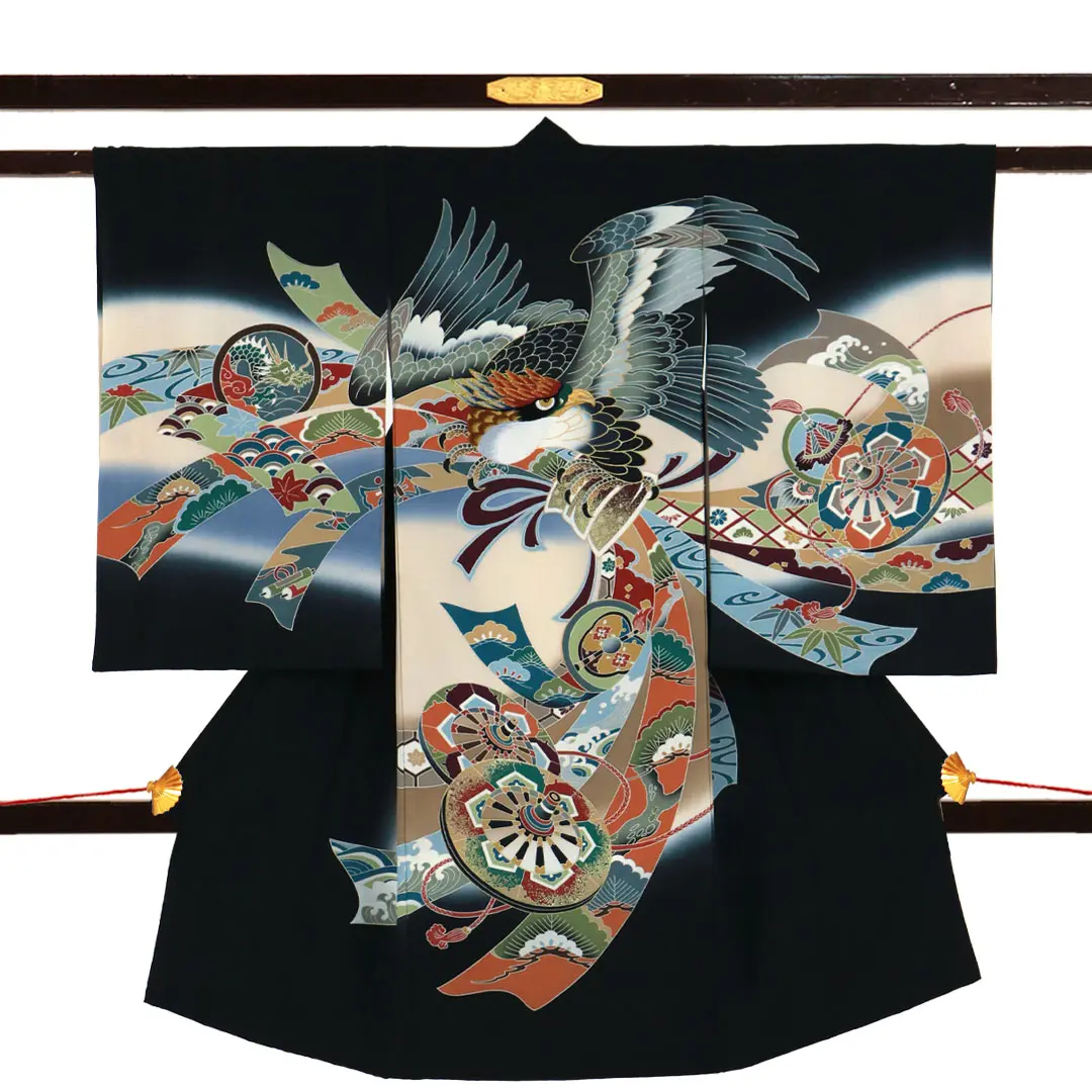 黒地に鷹に束ね熨斗の祝い着（産着）／男児／正面