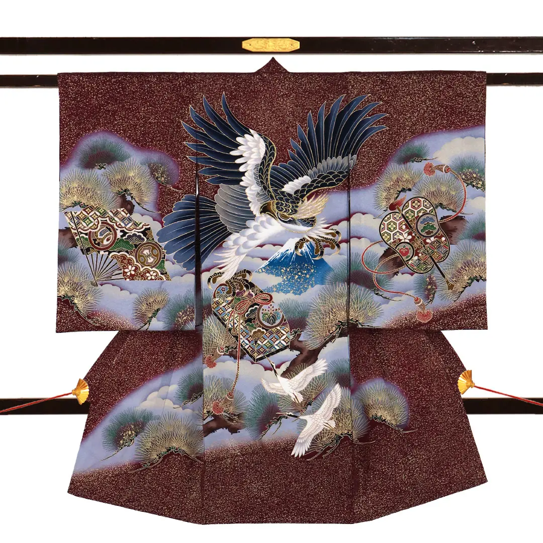 お宮参り産着／紫檀（したん）色に金箔、鷹と富士の祝い着／男児／正面