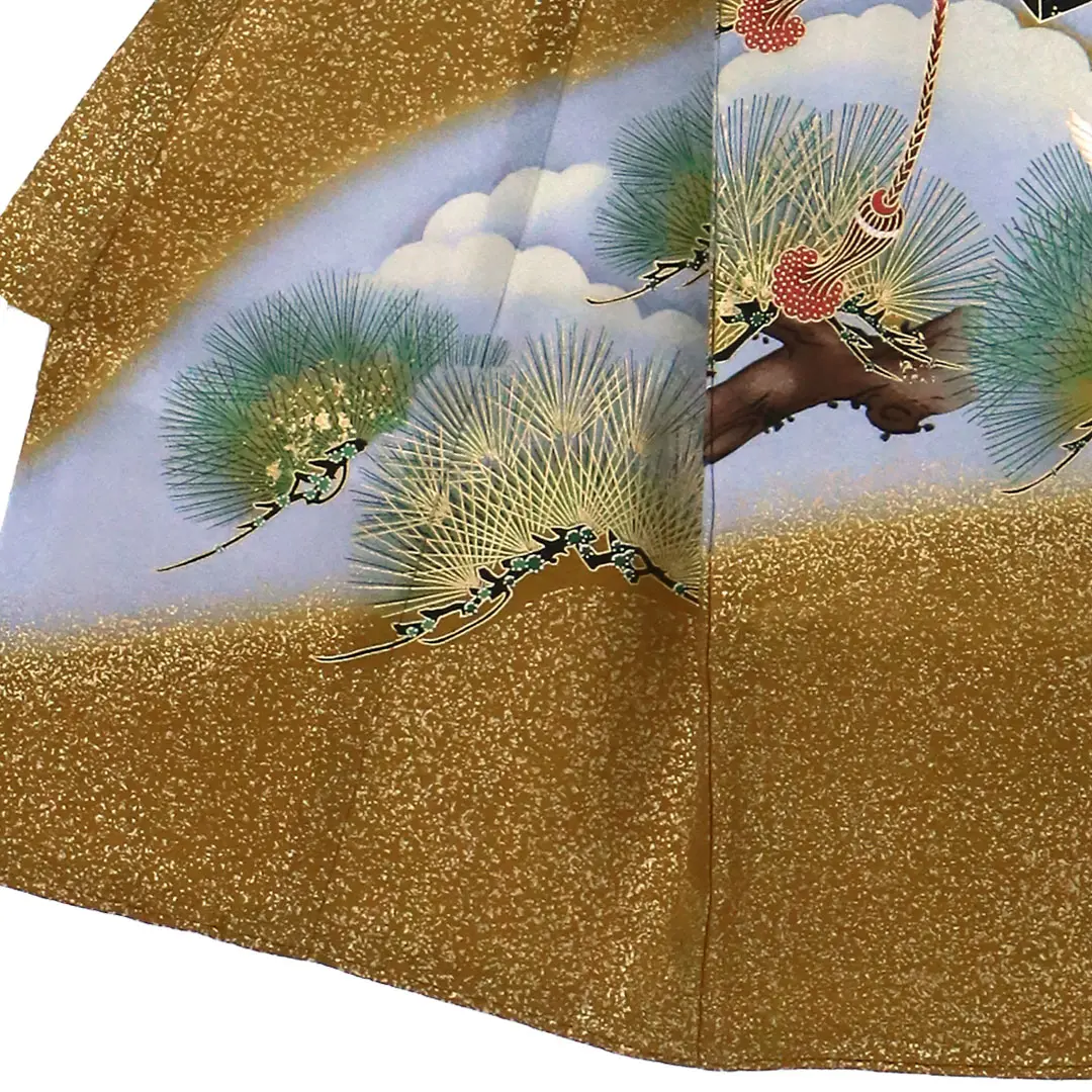 お宮参り産着／桑茶に金箔、鷹と富士の祝い着／男児／左裾詳細
