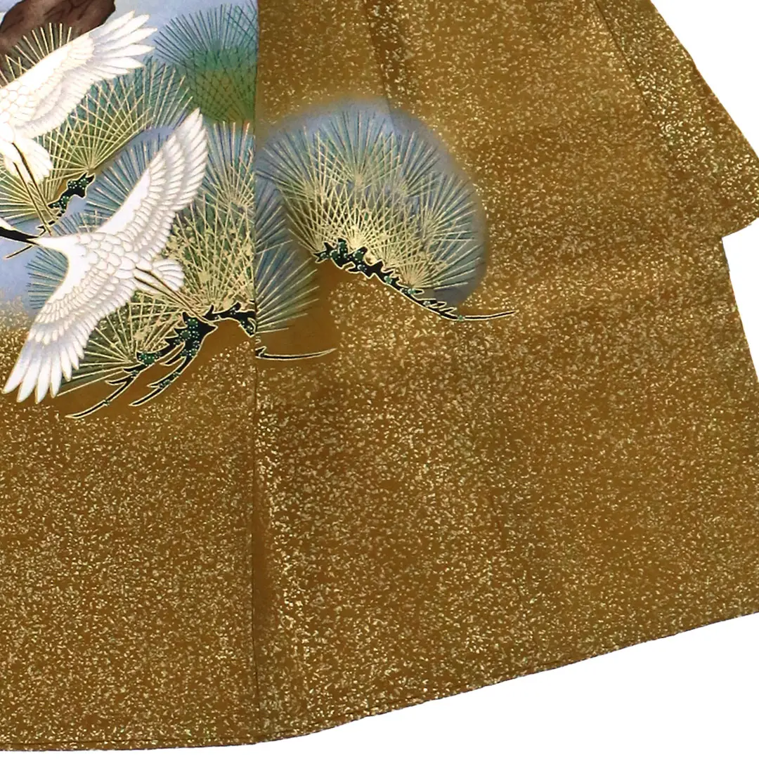お宮参り産着／桑茶に金箔、鷹と富士の祝い着／男児／右裾詳細