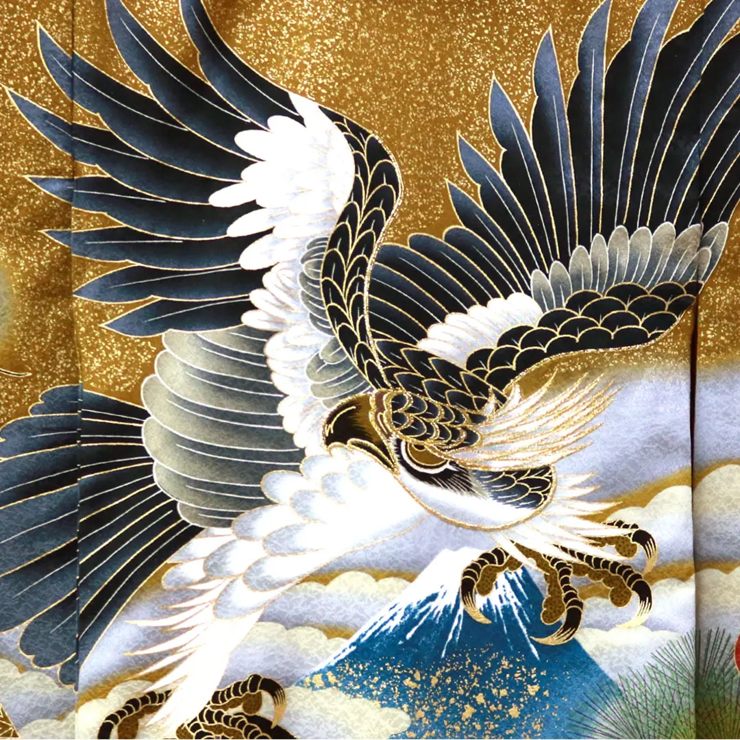 お宮参り産着／桑茶に金箔、鷹と富士の祝い着／男児／背中の柄詳細