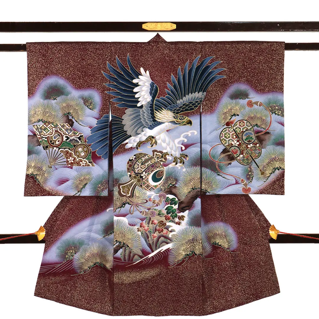 お宮参り産着／紫檀（したん）色に金箔、鷹の祝い着／男児／正面