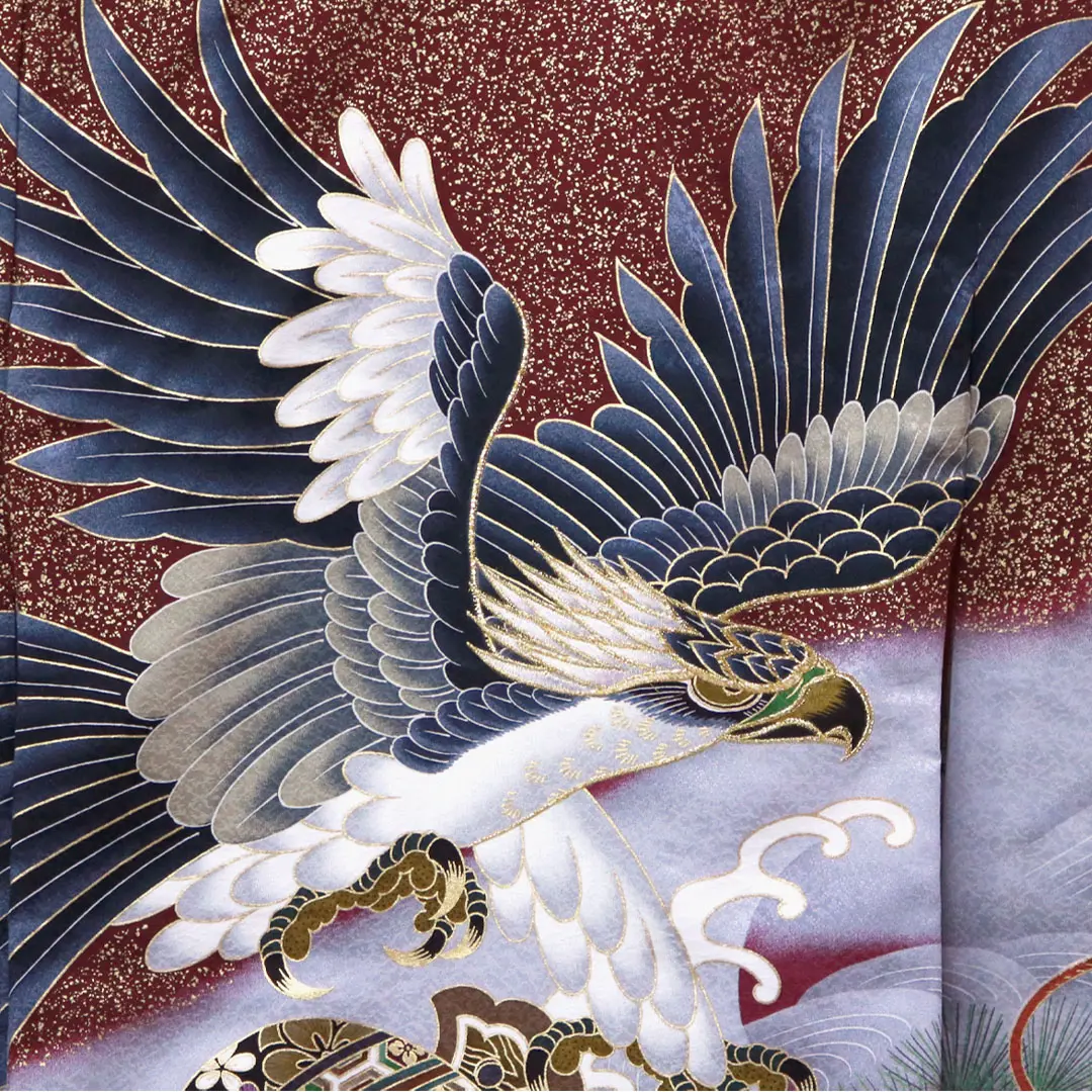 お宮参り産着／紫檀（したん）色に金箔、鷹の祝い着／男児／背中の柄詳細