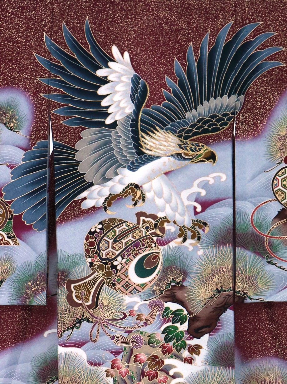 紫檀（したん）色に金箔、鷹の祝い着（産着）／男児