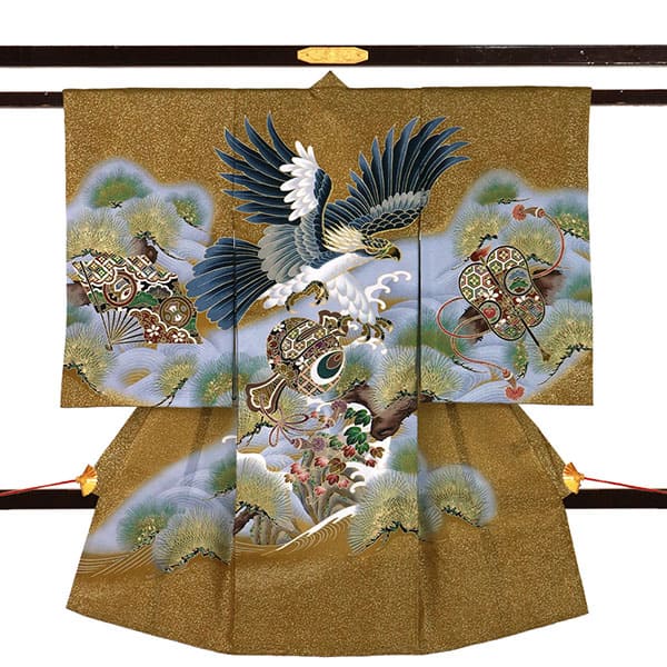 お宮参り産着／桑茶に金箔、鷹の祝い着／男児