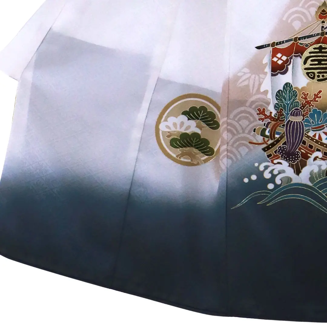 お宮参り産着／白地に鷹と宝船、吉祥文様の祝い着／男児／左裾詳細