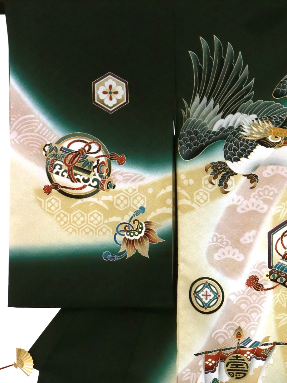 濃緑地に鷹と宝船、吉祥文様の祝い着（産着）／男児