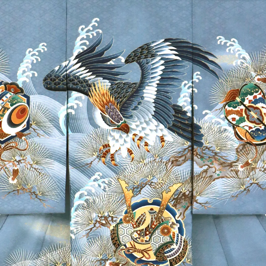 お宮参り産着／藍鼠（あいねず）地に鷹と松の祝い着／男児（ポリエステル）／背中詳細