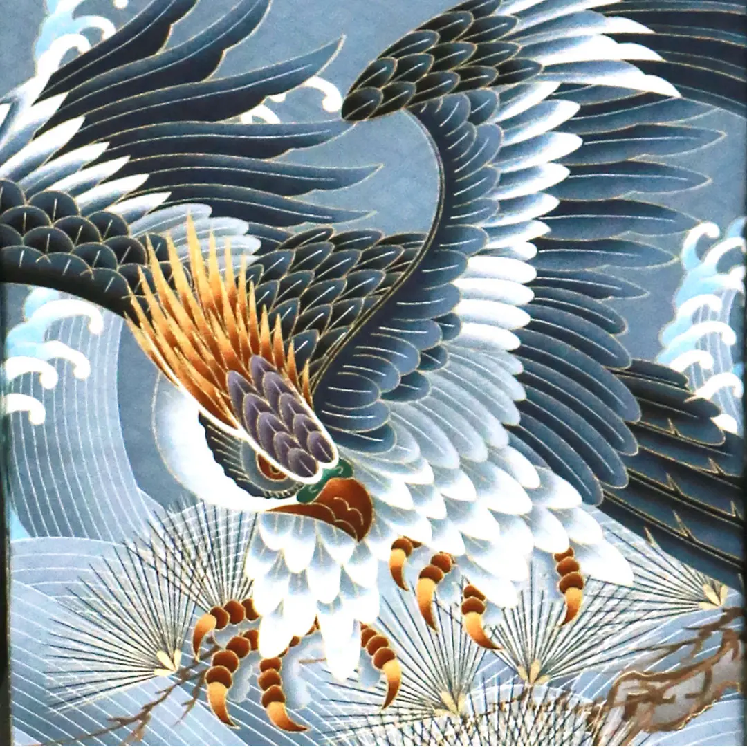 お宮参り産着／藍鼠（あいねず）地に鷹と松の祝い着／男児（ポリエステル）／背中の柄詳細